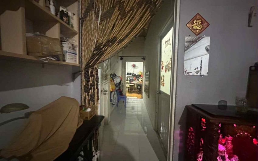 Bán nhà đường Kênh Tân Hóa, phường Tân Phú: tổng dt 97m2; hẻm xe hơi