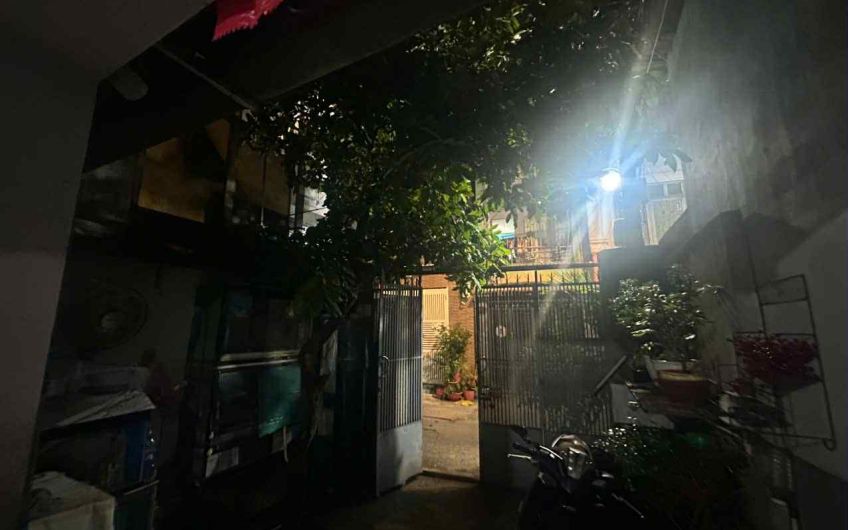 Bán nhà đường Kênh Tân Hóa, phường Tân Phú: tổng dt 97m2; hẻm xe hơi