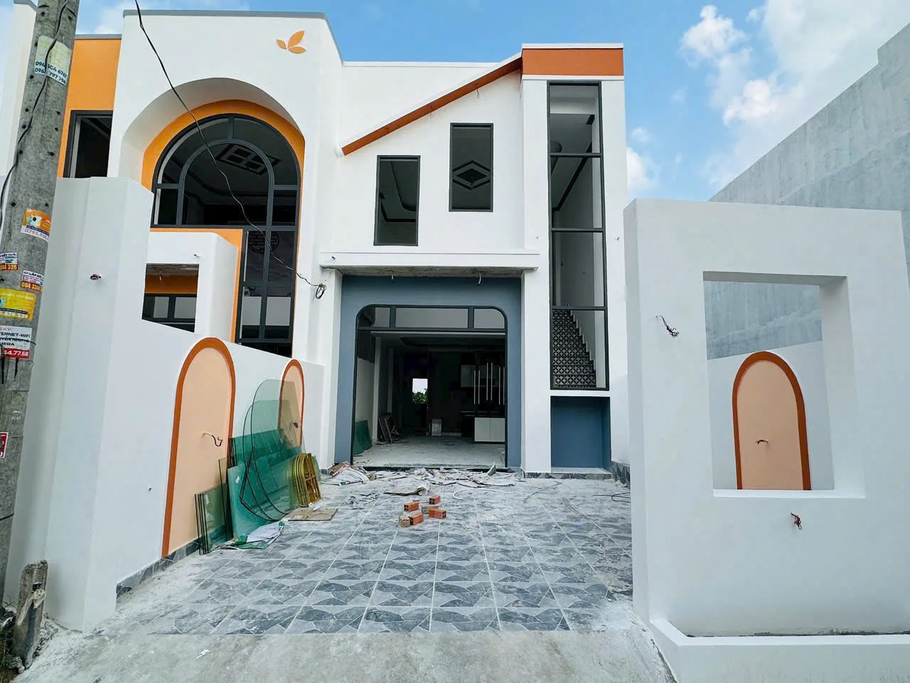 Bán 3 căn nhà hiện đại xã Mỹ Lộc, Cần Giuộc; giá dưới 2 tỷ; hxh