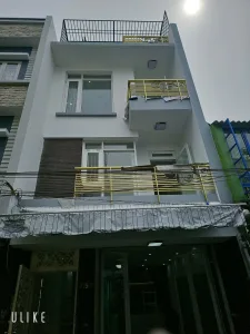 Bán nhà đường Chiến Lược, p Bình Trị Đông; 5x11m 3 tầng, xe hơi