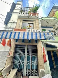 Nhà cũ 2 lầu khu Bình Phú 2, phường Bình Phú, quận 6: 3x10m
