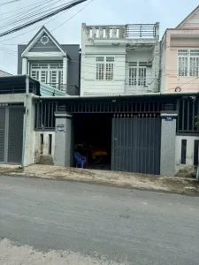Nhà mặt tiền Long Thượng Cần Giuộc, gần chợ Hưng Long: 100m2
