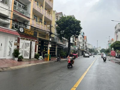 Bán nền đất mặt tiền đường Chợ Lớn, phường Bình Phú: 4x21m